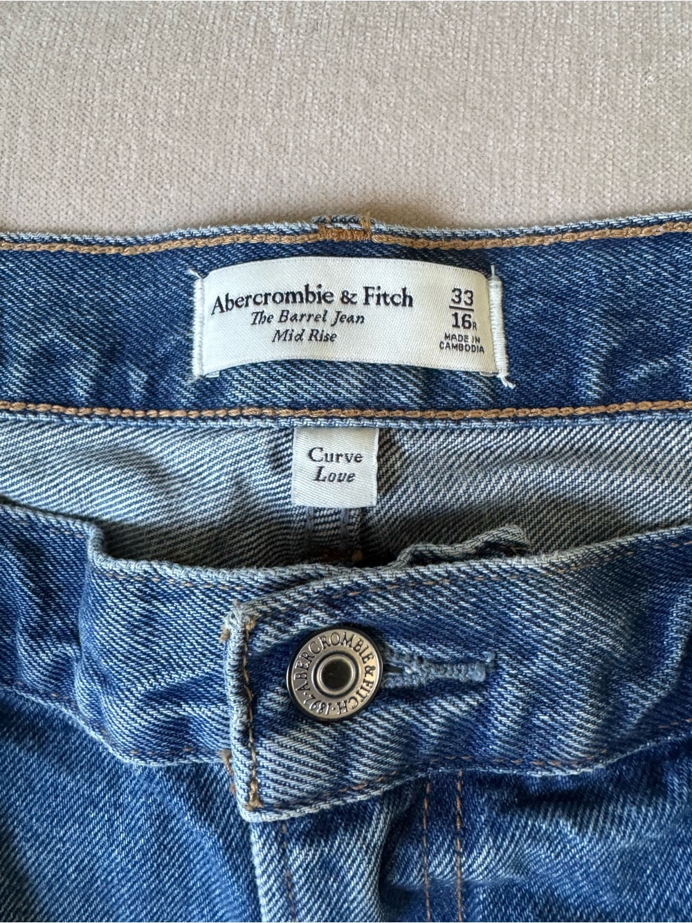 Abercrombie Curve Love Mid Rise Barrel Jeans Medium Wash 33 / 16R